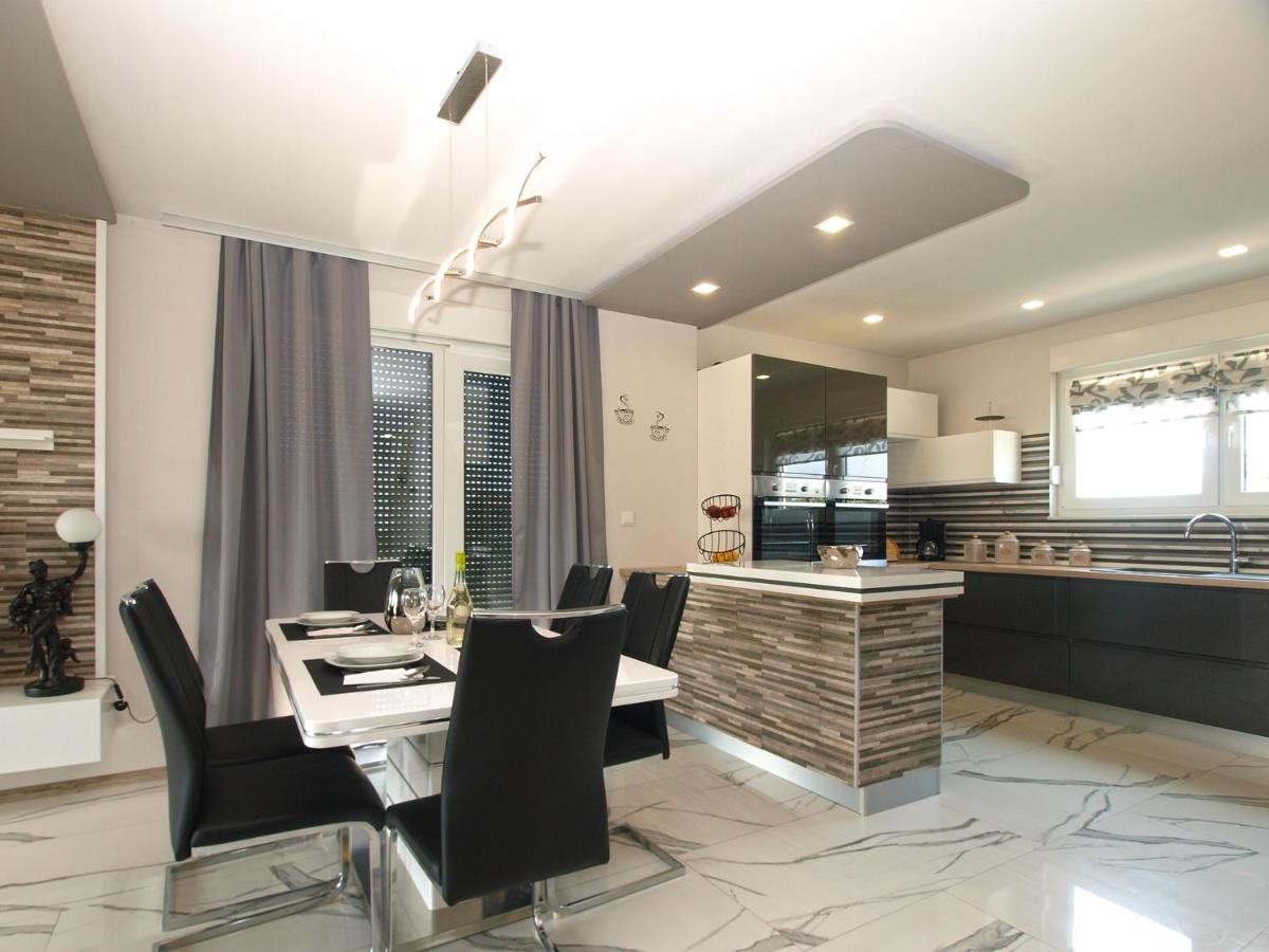 Villa Monteci 2052 Galižana Esterno foto